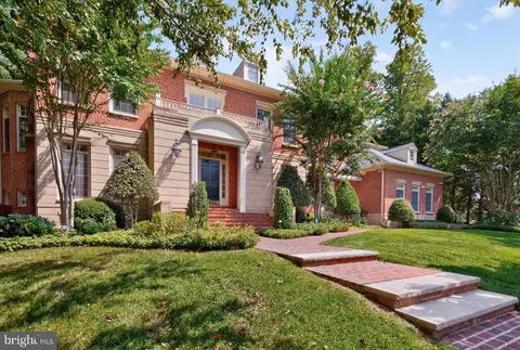 Exterior - 7834 Montvale Way, Mclean, VA 22102 photo 2 of 13