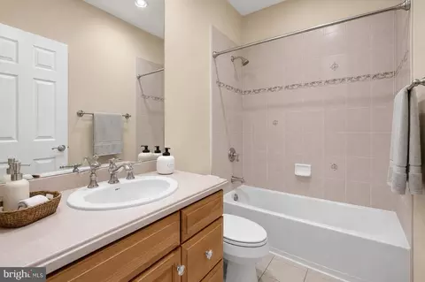 Bath - 7834 Montvale Way, Mclean, VA 22102 photo 5 of 8