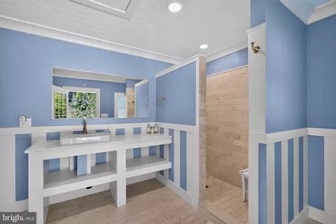 Bath - 7834 Montvale Way, Mclean, VA 22102 photo 8 of 8