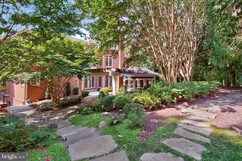 Exterior - 7834 Montvale Way, Mclean, VA 22102 photo 9 of 13