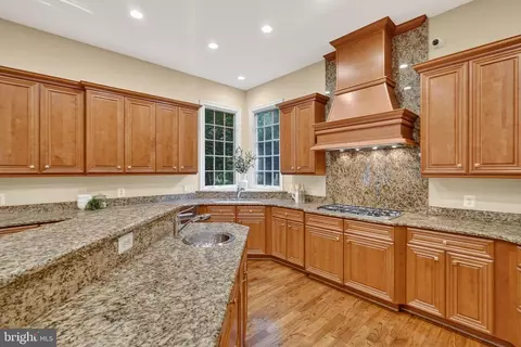 Kitchen - 7834 Montvale Way, Mclean, VA 22102 photo 3 of 6
