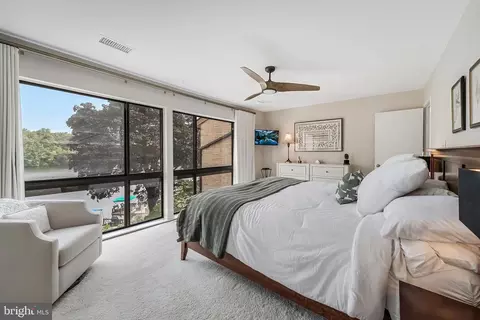 Bedroom - 2028 Lakewinds Dr, Reston, VA 20191 photo 3 of 8