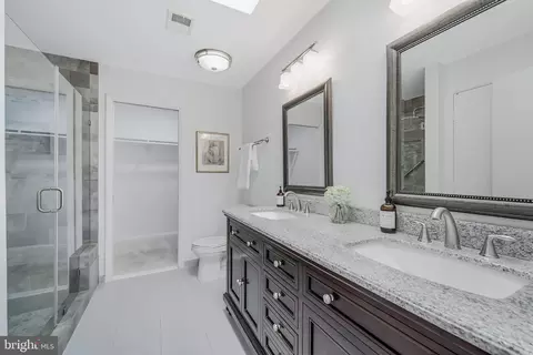 Bath - 2028 Lakewinds Dr, Reston, VA 20191 photo 1 of 5