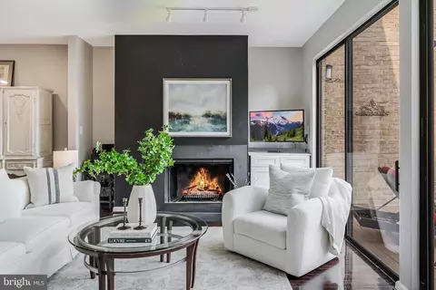 Living - 2028 Lakewinds Dr, Reston, VA 20191 photo 2 of 5
