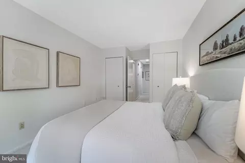 Bedroom - 2028 Lakewinds Dr, Reston, VA 20191 photo 7 of 8
