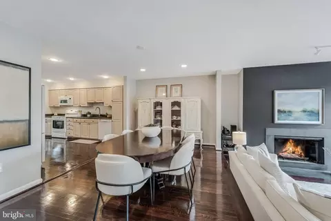 Dining - 2028 Lakewinds Dr, Reston, VA 20191 photo 2 of 5