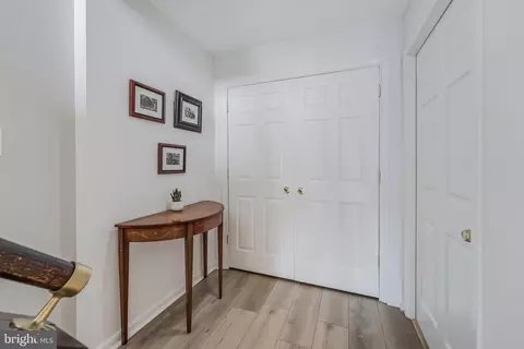 Entry Way - 2028 Lakewinds Dr, Reston, VA 20191 photo 4 of 4