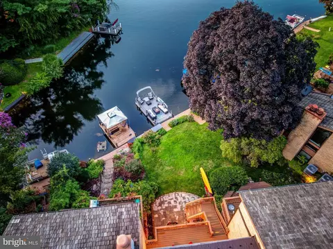 View/Area - 2028 Lakewinds Dr, Reston, VA 20191 photo 7 of 9