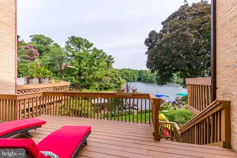 Exterior - 2028 Lakewinds Dr, Reston, VA 20191 photo 10 of 10