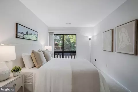 Bedroom - 2028 Lakewinds Dr, Reston, VA 20191 photo 5 of 8
