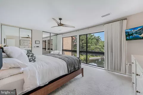 Bedroom - 2028 Lakewinds Dr, Reston, VA 20191 photo 1 of 8
