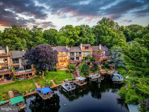 View/Area - 2028 Lakewinds Dr, Reston, VA 20191 photo 5 of 9