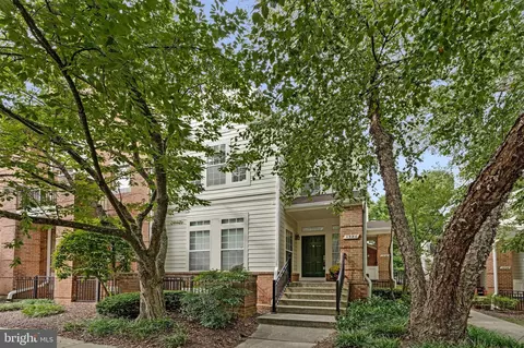 1326 Garden Cir #314, Reston, VA 20194