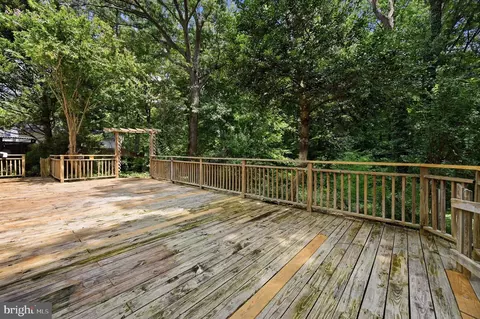 Exterior - 6702 Harwood Pl, Springfield, VA 22152 photo 4 of 7