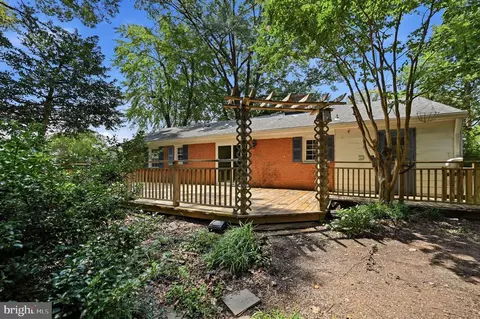 Exterior - 6702 Harwood Pl, Springfield, VA 22152 photo 5 of 7