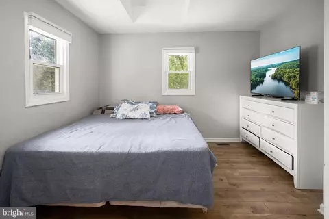 Bedroom - 7116 Neuman St, Springfield, VA 22150 photo 3 of 4