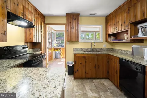 Kitchen - 7116 Neuman St, Springfield, VA 22150 photo 1 of 4