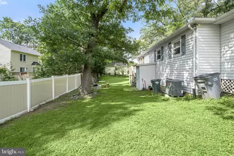 Exterior - 7116 Neuman St, Springfield, VA 22150 photo 6 of 10