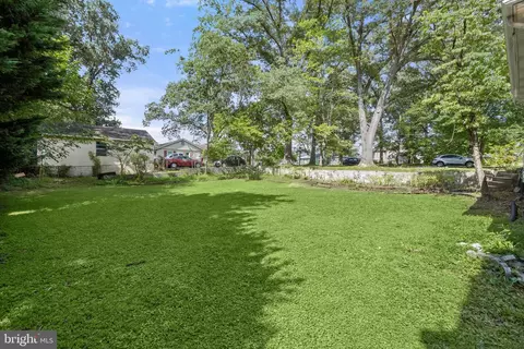 Exterior - 7116 Neuman St, Springfield, VA 22150 photo 5 of 10