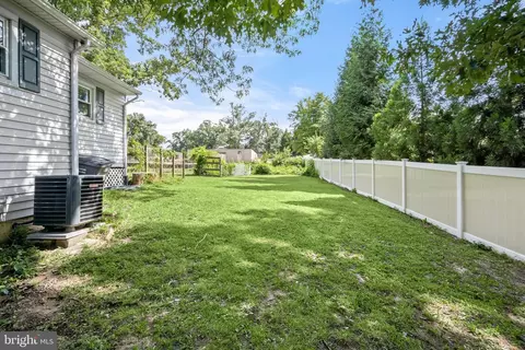Exterior - 7116 Neuman St, Springfield, VA 22150 photo 4 of 10