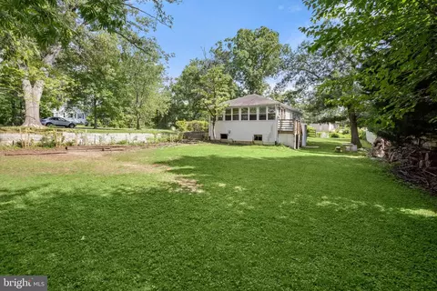 Exterior - 7116 Neuman St, Springfield, VA 22150 photo 8 of 10
