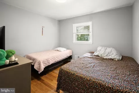 Bedroom - 7116 Neuman St, Springfield, VA 22150 photo 2 of 4