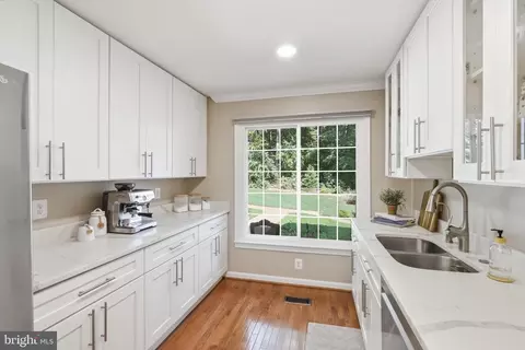 5415 Long Boat Ct, Fairfax, VA 22032