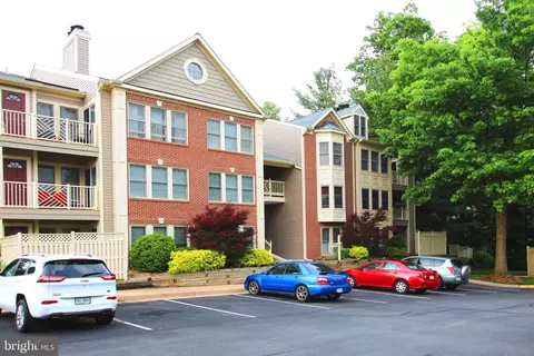 3801 Ridge Knoll Ct #210A, Fairfax, VA 22033