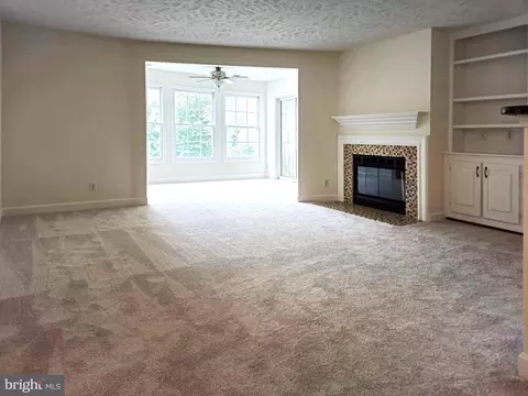 3801 Ridge Knoll Ct #210A, Fairfax, VA 22033