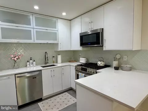 1676 Chimney House Rd, Reston, VA 20190 photo 4