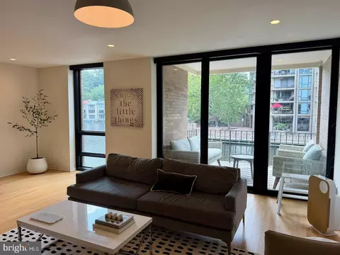 1676 Chimney House Rd, Reston, VA 20190 photo 3