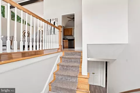 Entry Way - 8926 Cromwell Dr, Springfield, VA 22151 photo 2 of 3