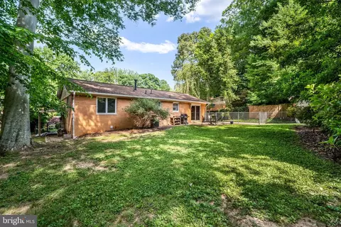 Exterior - 8926 Cromwell Dr, Springfield, VA 22151 photo 6 of 12