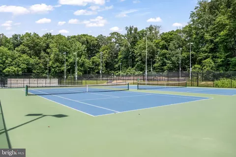 View/Area - 8926 Cromwell Dr, Springfield, VA 22151 photo 1 of 1