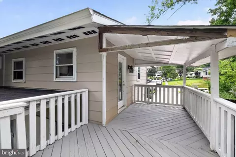 Exterior - 7608 Devries Dr, Lorton, VA 22079 photo 4 of 6