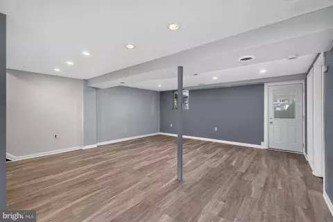 Living - 7608 Devries Dr, Lorton, VA 22079 photo 1 of 1