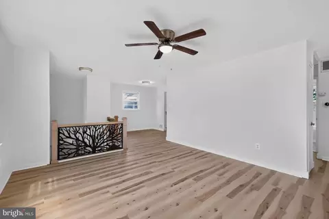Entry Way - 7608 Devries Dr, Lorton, VA 22079 photo 2 of 5