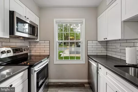 Kitchen - 8400 Penshurst Dr #583, Springfield, VA 22152 photo 1 of 3
