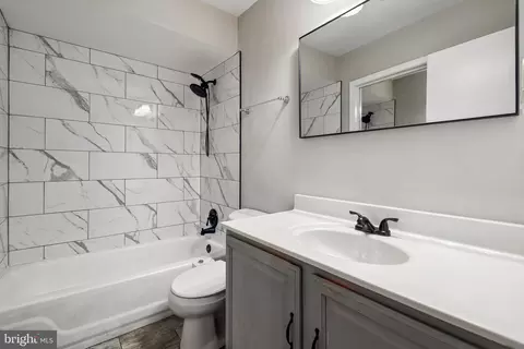 Bath - 8400 Penshurst Dr #583, Springfield, VA 22152 photo 1 of 1