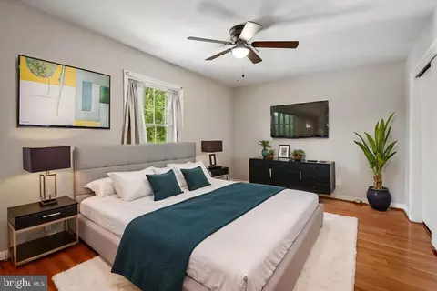 Bedroom - 8400 Penshurst Dr #583, Springfield, VA 22152 photo 2 of 6