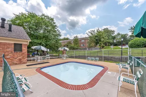 Exterior - 8400 Penshurst Dr #583, Springfield, VA 22152 photo 7 of 10