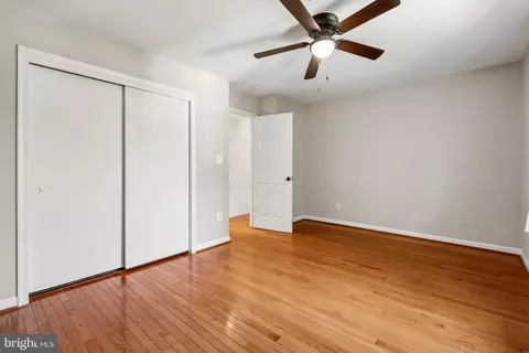 Bedroom - 8400 Penshurst Dr #583, Springfield, VA 22152 photo 4 of 6