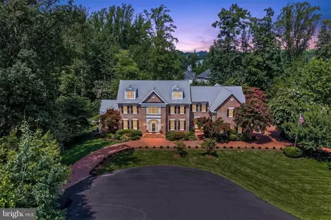 8836 Rommel Dr, Lorton, VA 22079
