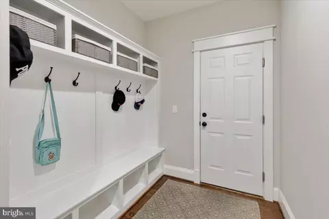 Entry Way - 6619 Byrnes Dr, Mclean, VA 22101 photo 4 of 8