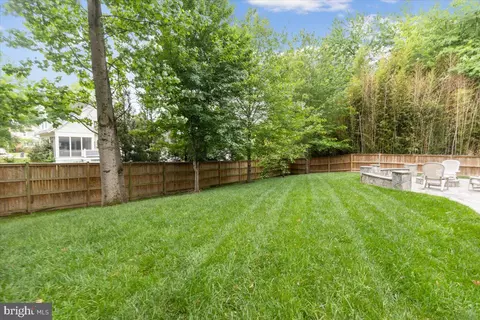 Exterior - 6619 Byrnes Dr, Mclean, VA 22101 photo 10 of 14