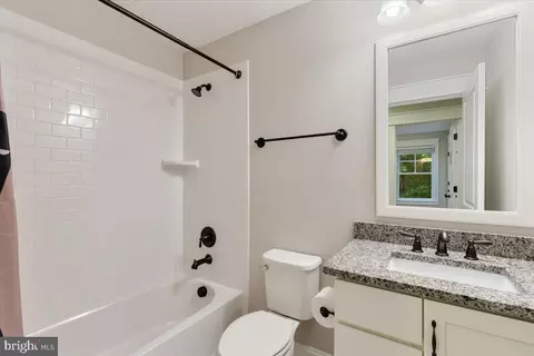 Bath - 6619 Byrnes Dr, Mclean, VA 22101 photo 4 of 5