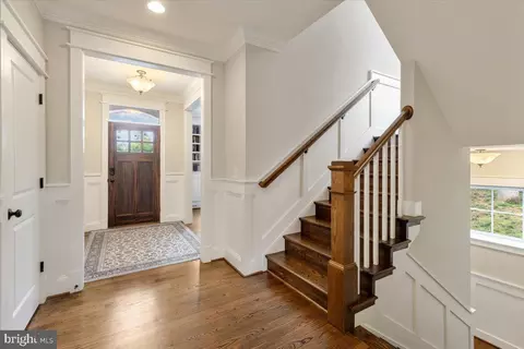 Entry Way - 6619 Byrnes Dr, Mclean, VA 22101 photo 5 of 8