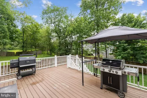 Exterior - 6619 Byrnes Dr, Mclean, VA 22101 photo 3 of 14