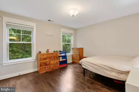 Bedroom - 6619 Byrnes Dr, Mclean, VA 22101 photo 6 of 7