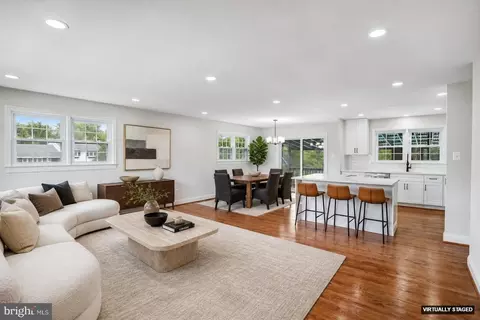 5701 Ottawa Rd, Centreville, VA 20120